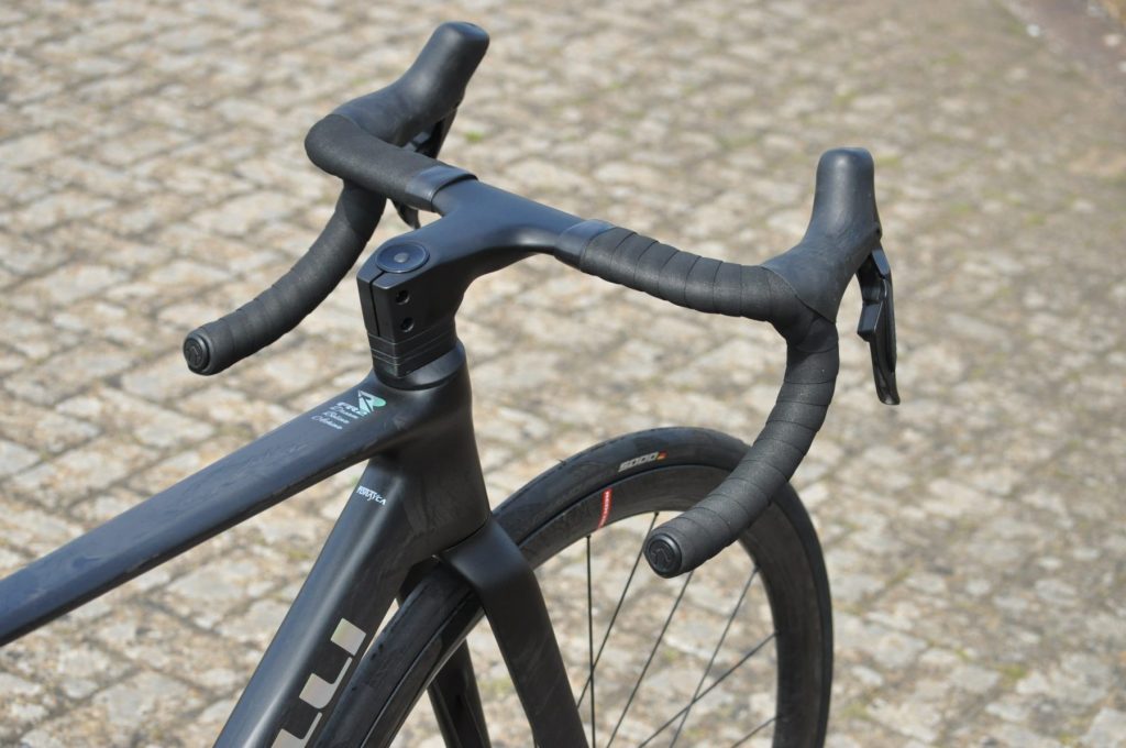 Best custom road bike features that matter.