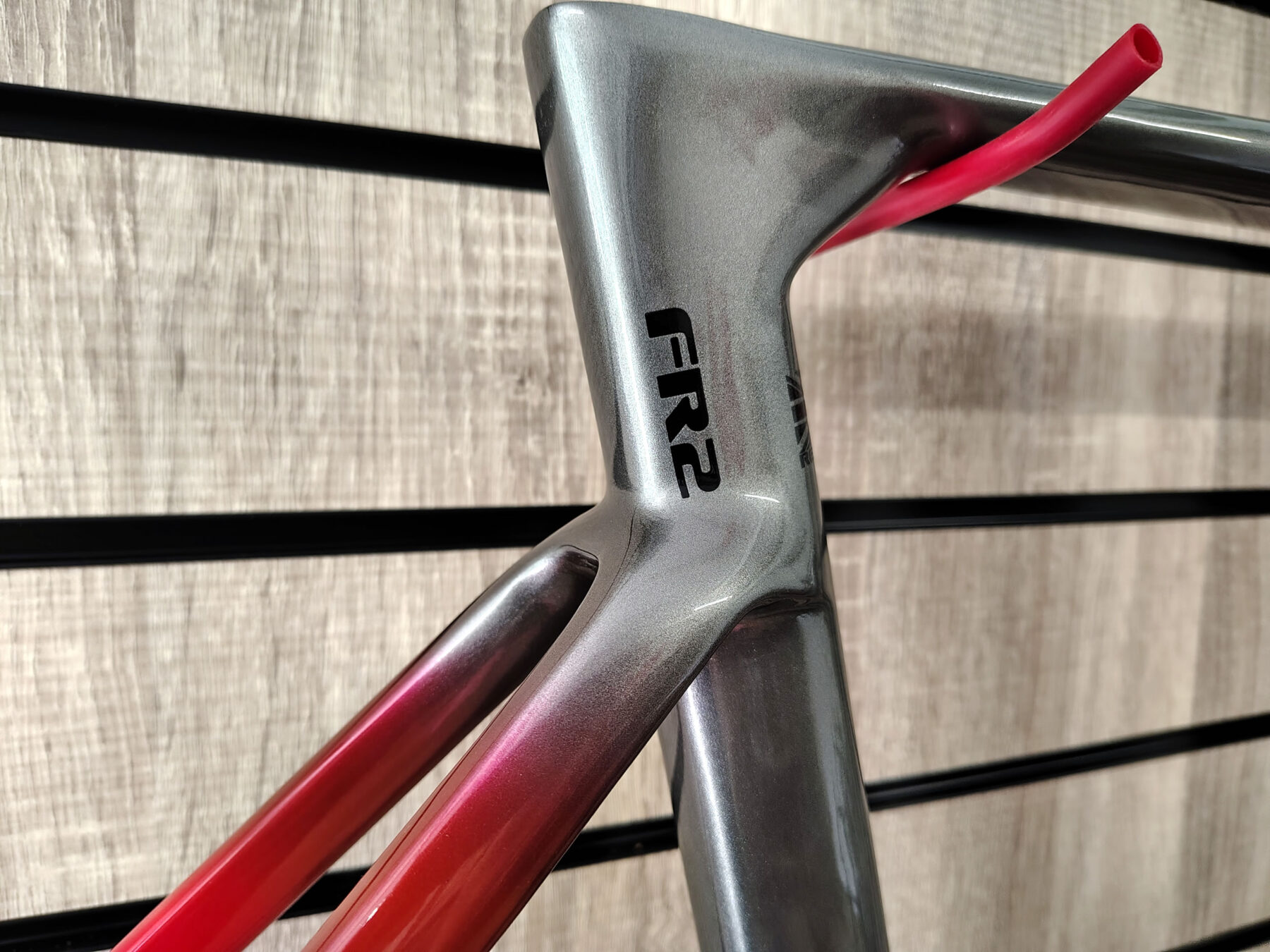 Redchilli FR2 - 51cm - Outlet - £999.00 Redchilli FR2 Flash Red Metal Silver