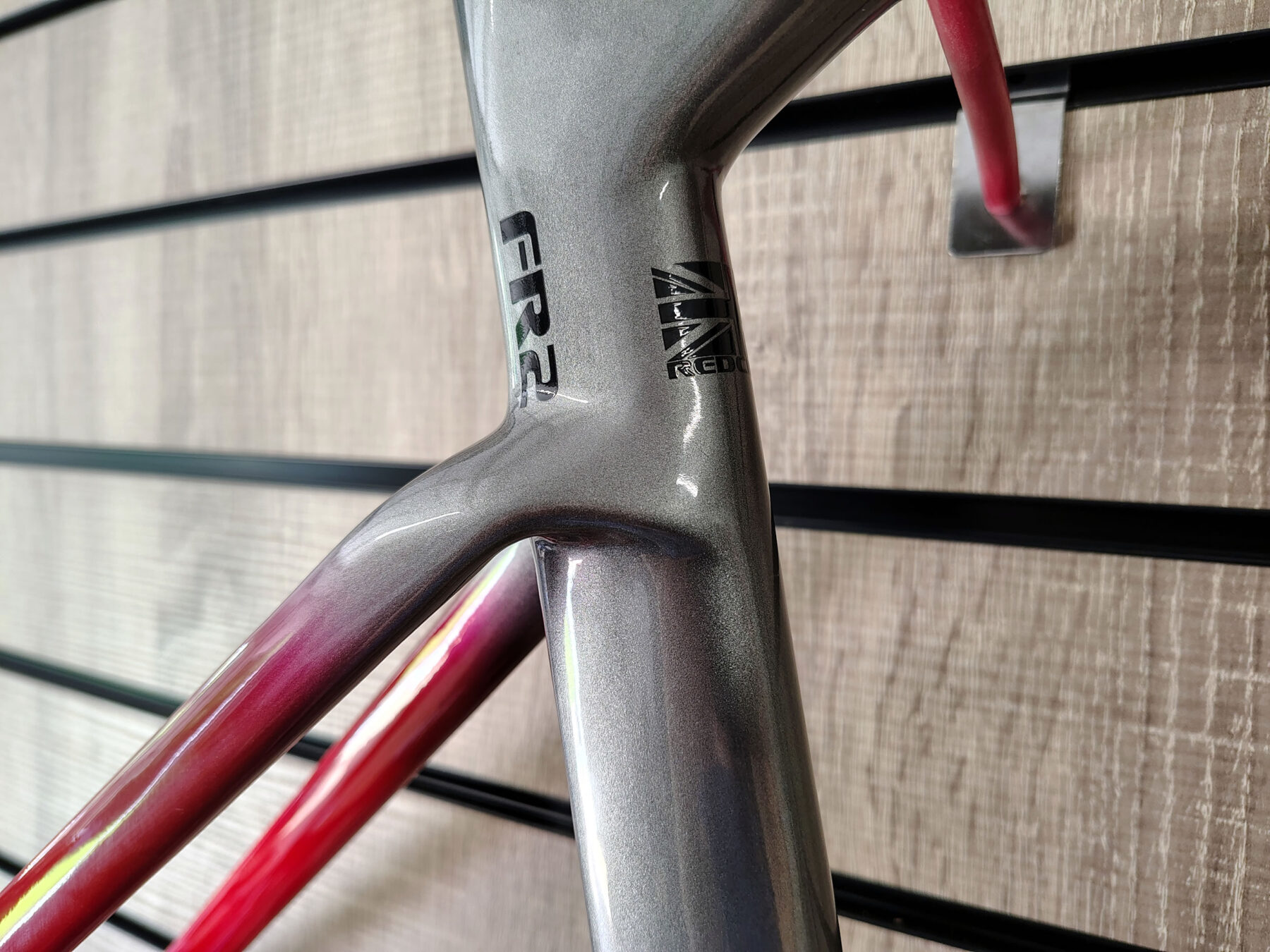 Redchilli FR2 - 51cm - Outlet - £999.00 Redchilli FR2 Flash Red Metal Silver